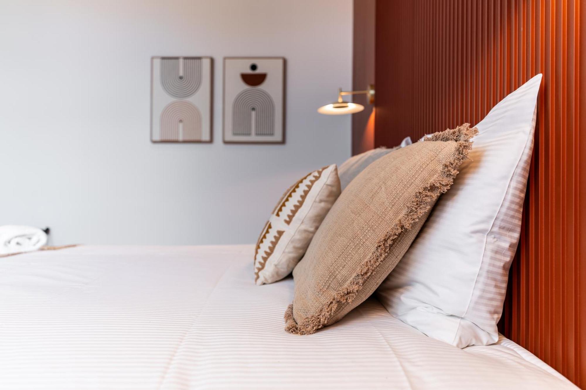 Hotel Le Manoir มาร์ช-อ็อง-เฟเมน ภายนอก รูปภาพ