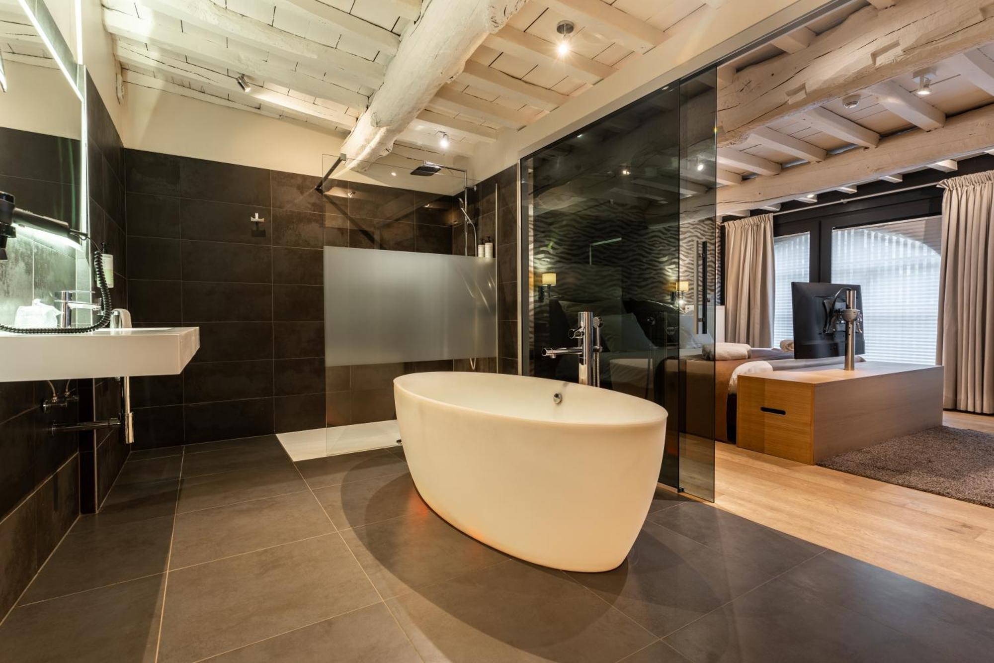 Hotel Le Manoir มาร์ช-อ็อง-เฟเมน ภายนอก รูปภาพ