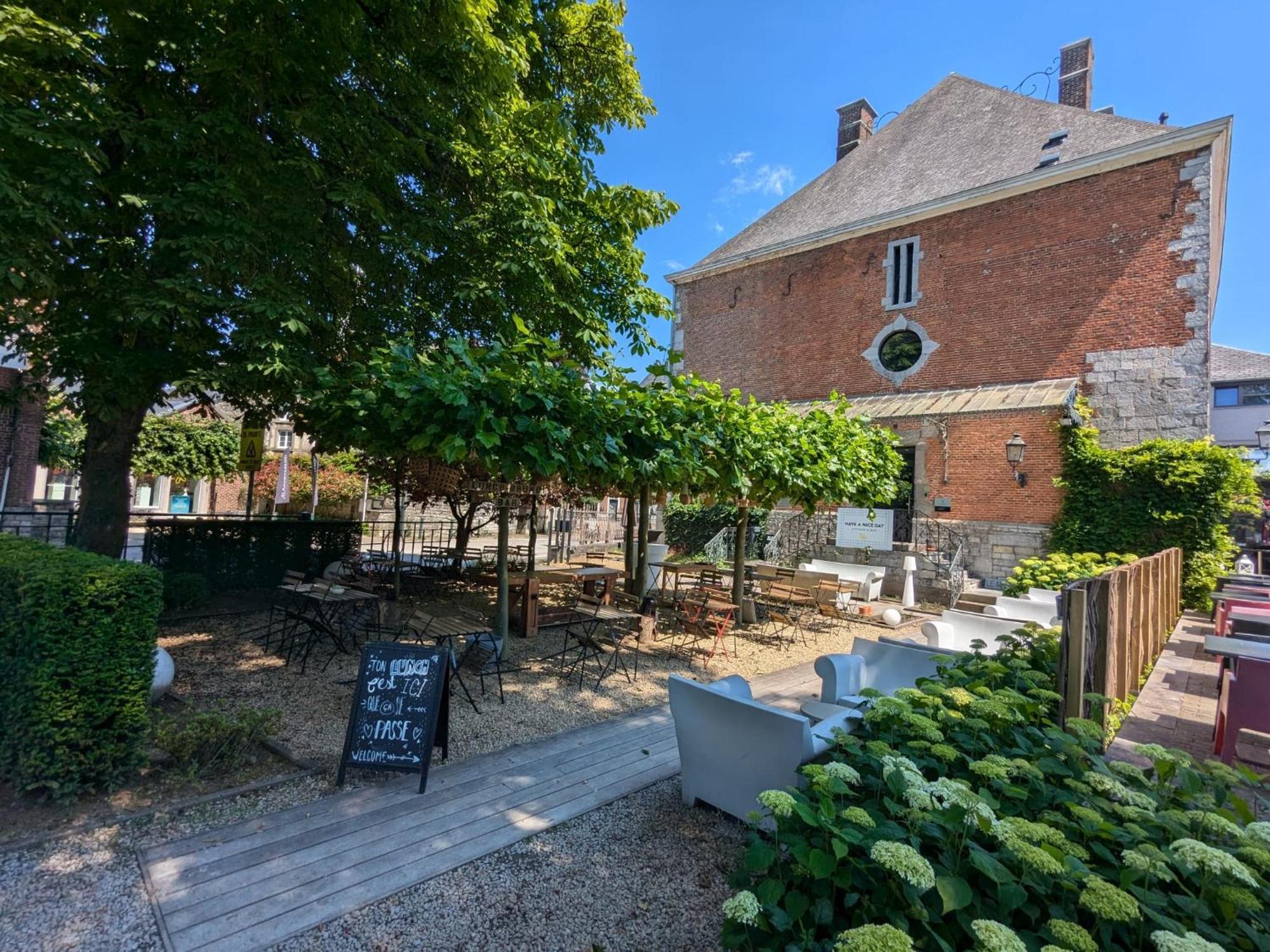 Hotel Le Manoir มาร์ช-อ็อง-เฟเมน ภายนอก รูปภาพ