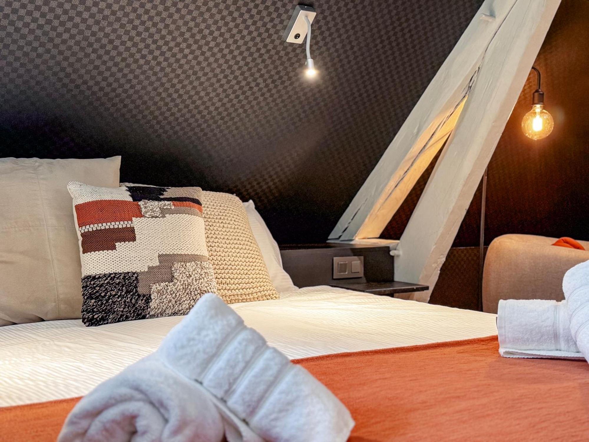 Hotel Le Manoir มาร์ช-อ็อง-เฟเมน ภายนอก รูปภาพ